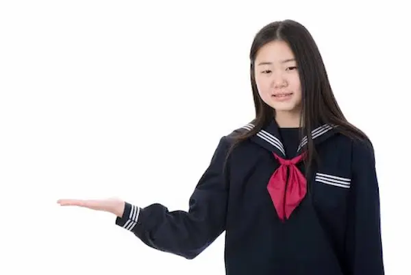 和洋九段女子中学・高校の女子制服の販売価格は？