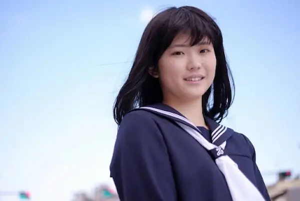 函館白百合学園高校の女子制服の販売価格は？
