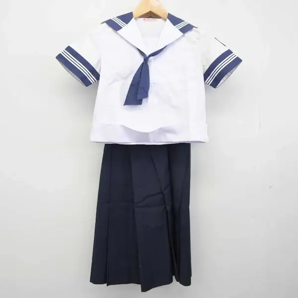 山梨英和中学校 女子制服