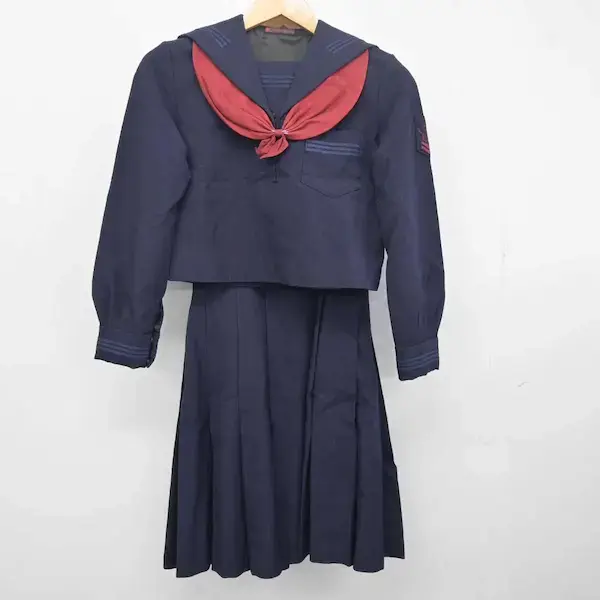 山梨英和中学校 女子制服