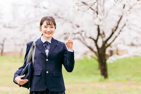 聖霊中学・高校　制服買取