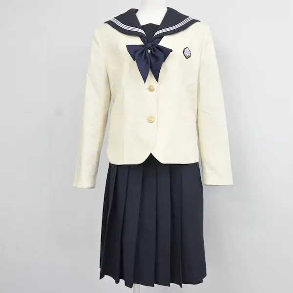 北陸高等学校 女子制服