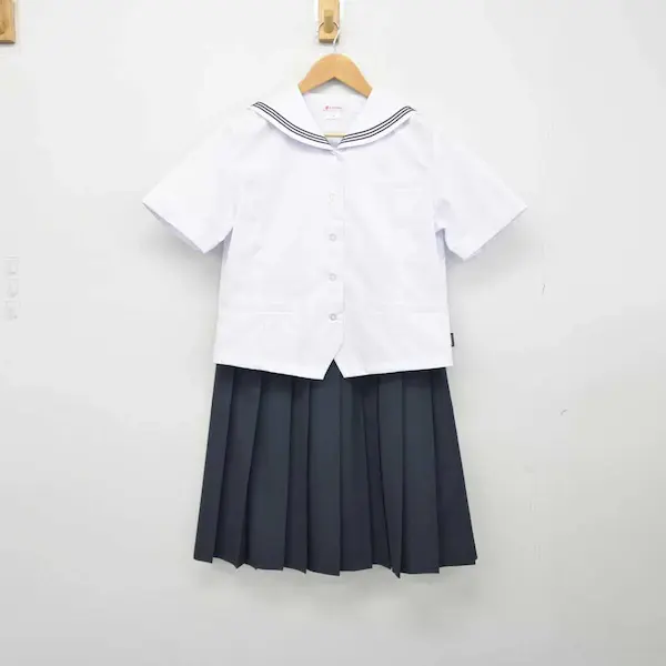 北陸高等学校 女子制服