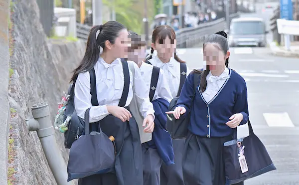 神戸海星女子学院中学高校　制服