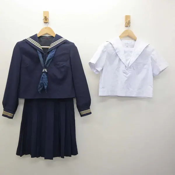 武庫川女子大学附属高等学校 女子制服