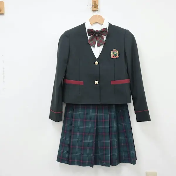  別府溝部学園高等学校 女子制服