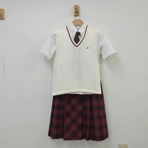 別府溝部学園高等学校 女子制服